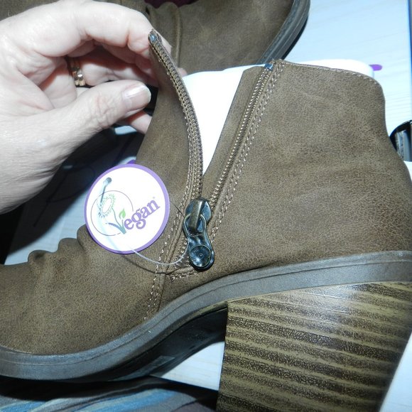Blowfish Liva Bootie  Brown Ruched Vegan Leather Ankle Booties Shoes NWT - Picture 12 of 16